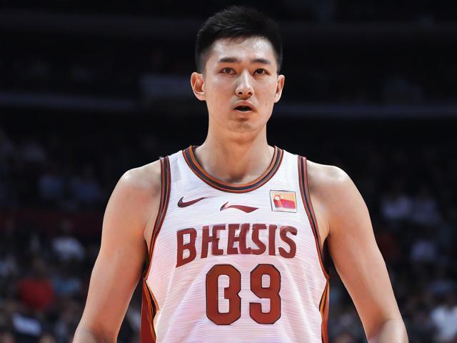 走出CBA周琦实力暴涨成榜样