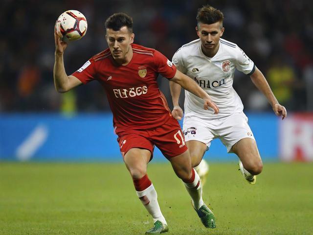 "精准防守过人：突然停顿晃飞对手"