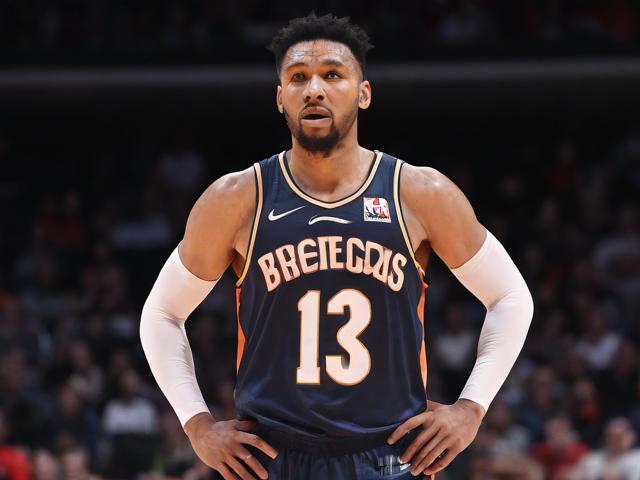 "致敬玫瑰!暴力后卫极限对抗"