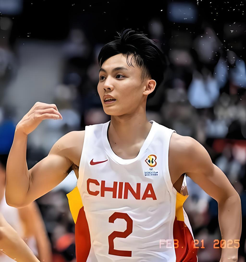 中国男篮逆转伊朗 赵继伟神投震撼全场