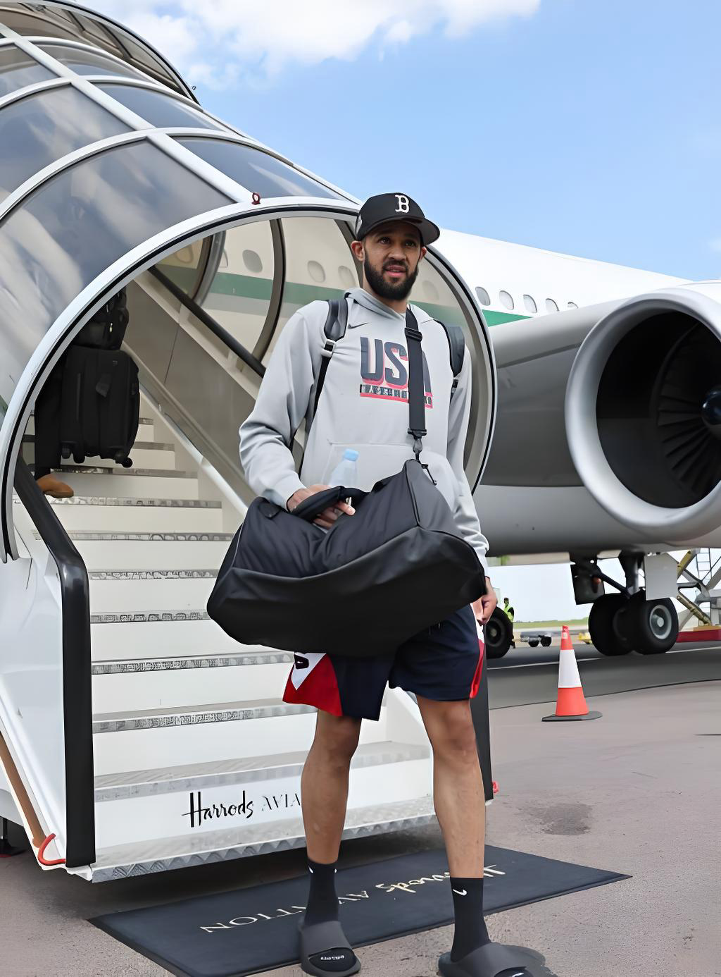 美国男篮非比赛日趣事：街头寻宝与球星互动