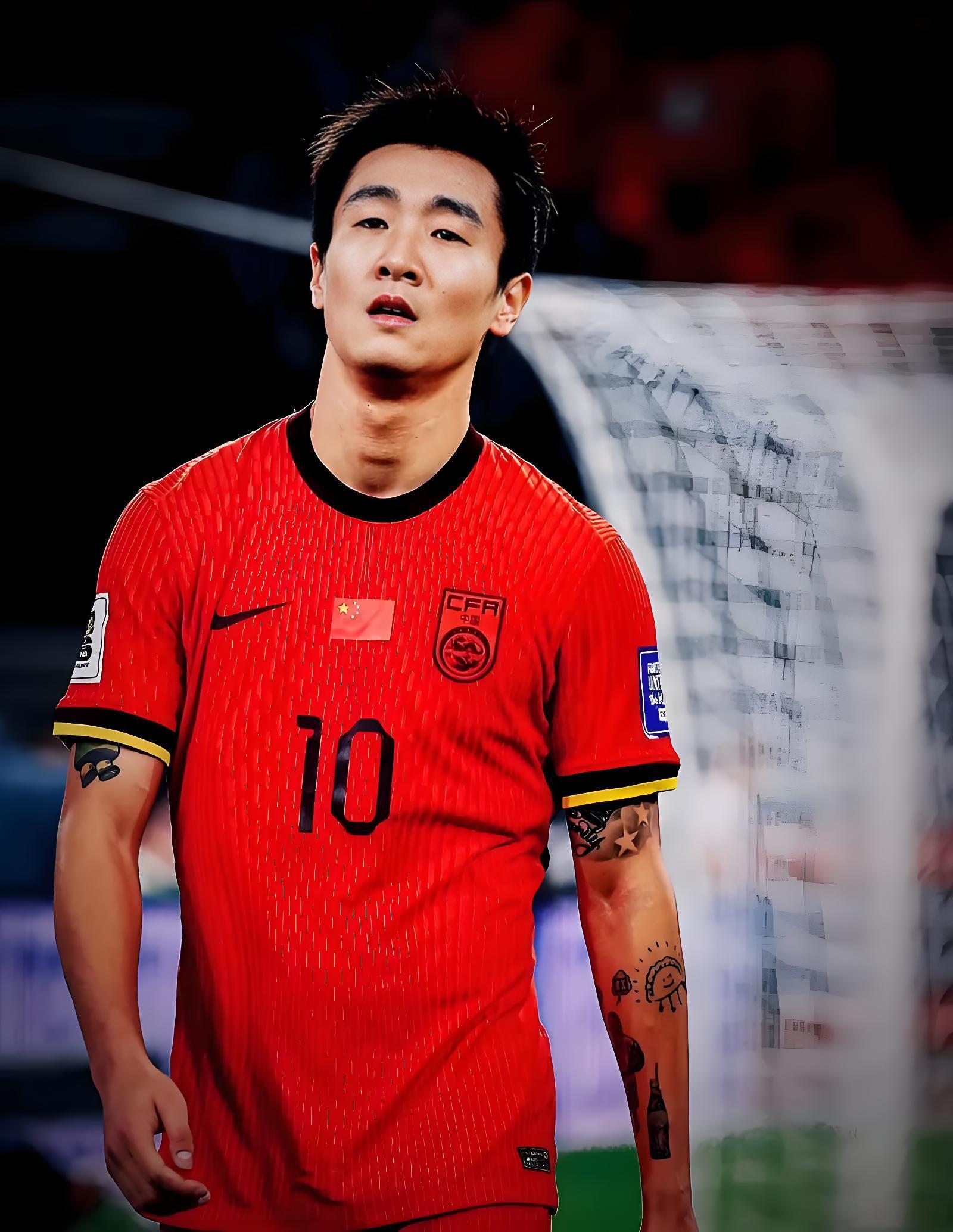 韦世豪逆袭成国足大腿