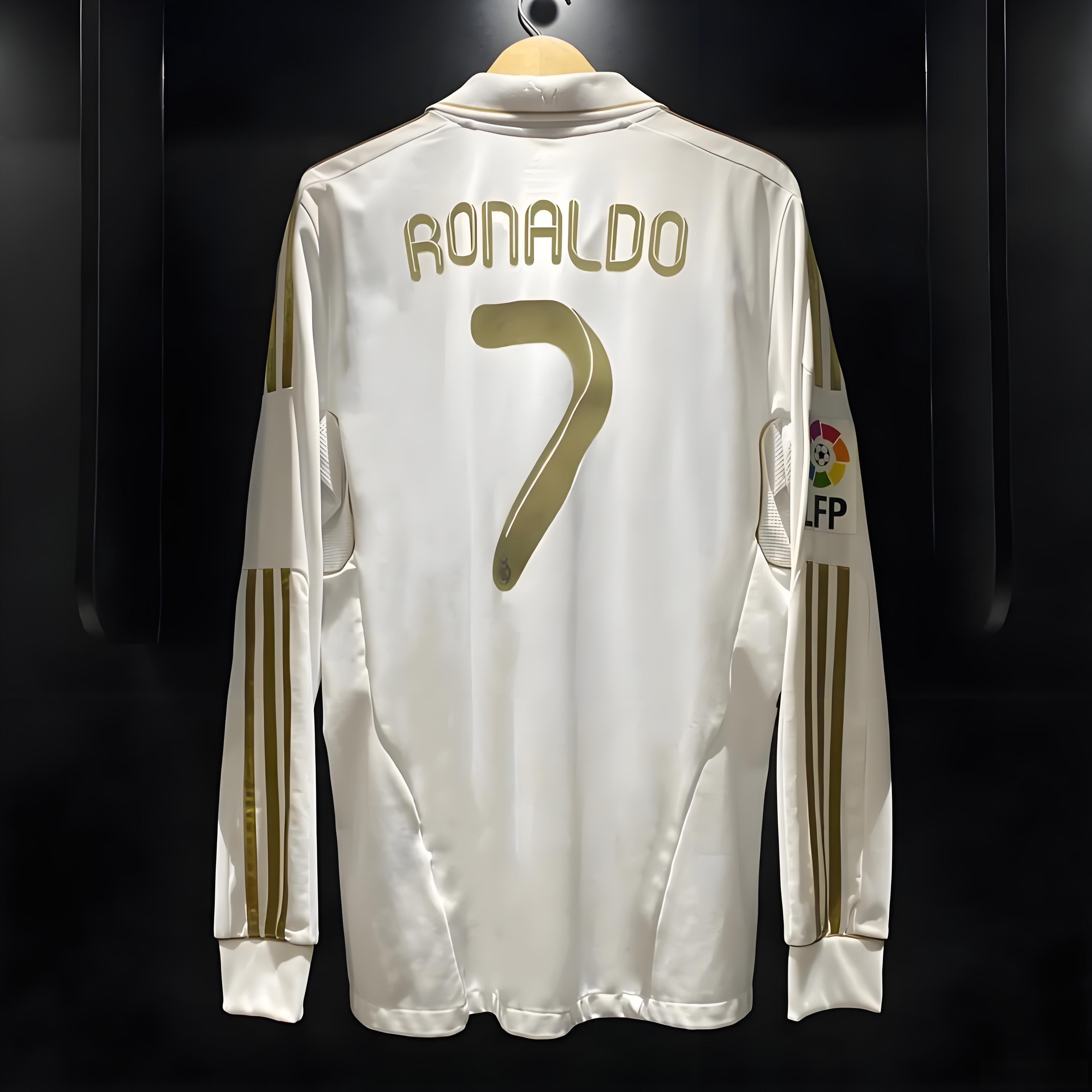 C罗穿过的最离谱球衣