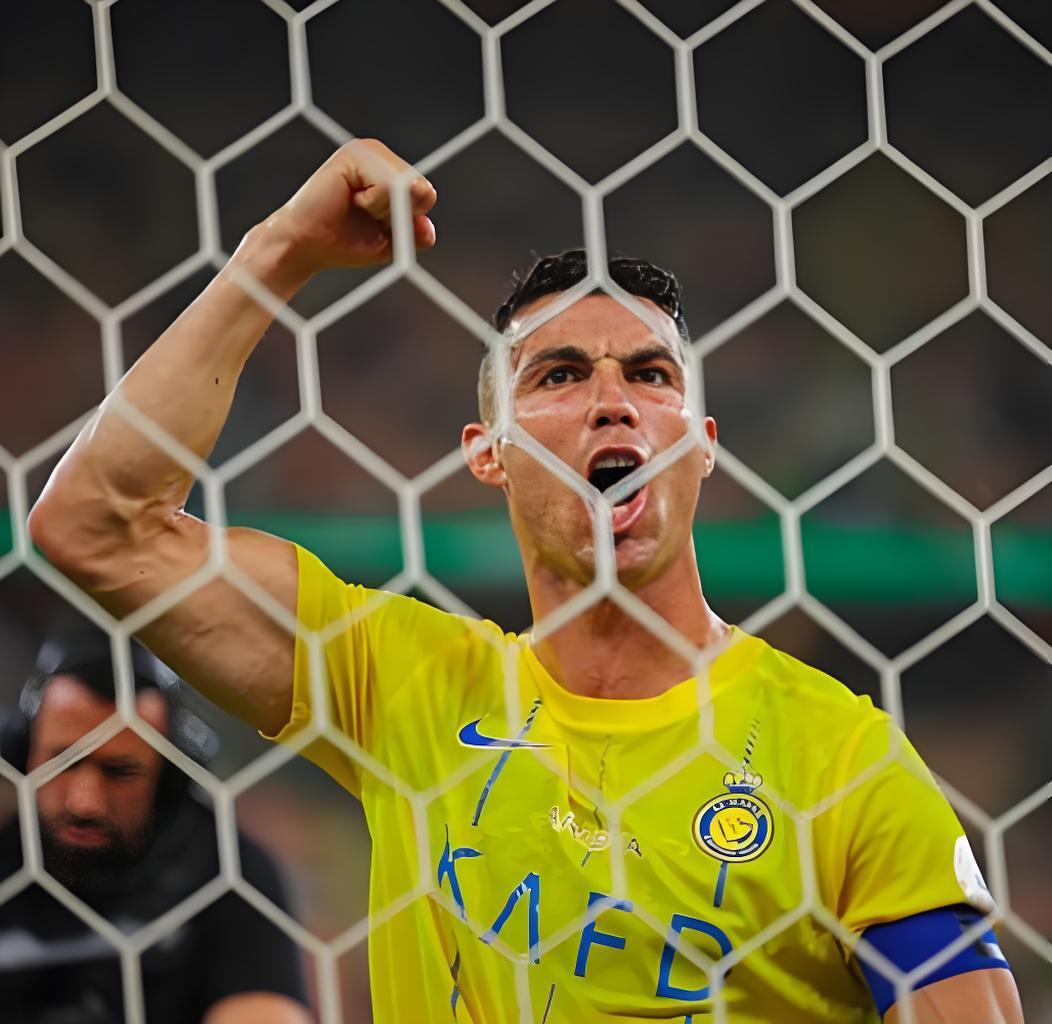 C罗天神下凡帽子戏法