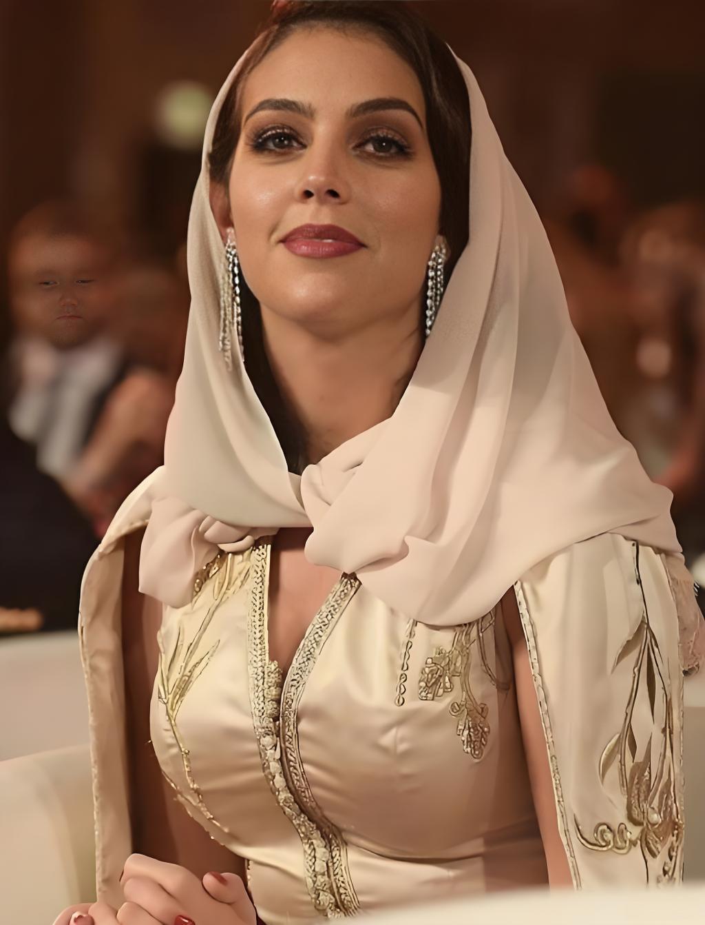 乔治娜逆袭成C罗王妃