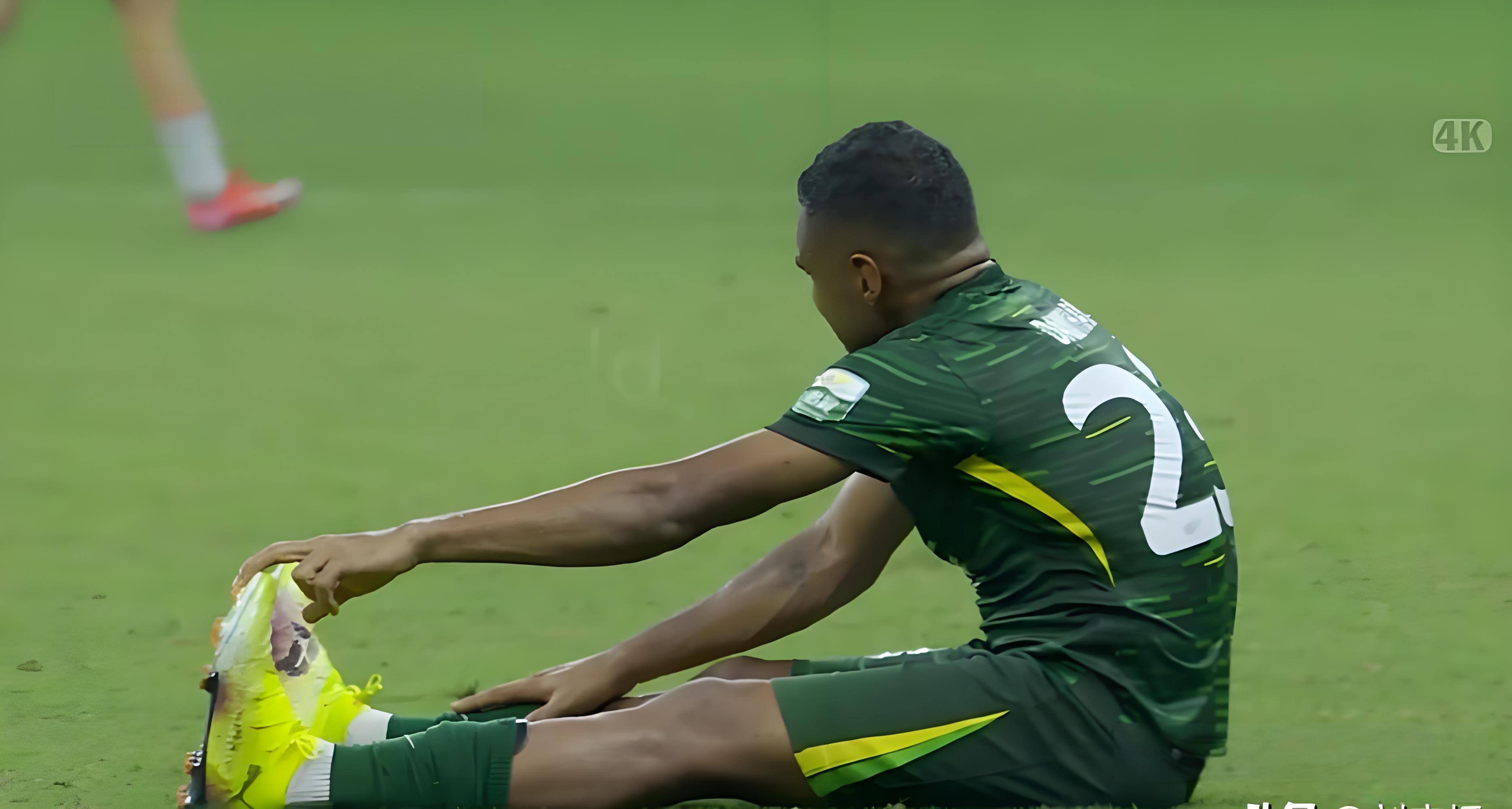 裁判误吹终场引发混乱重赛