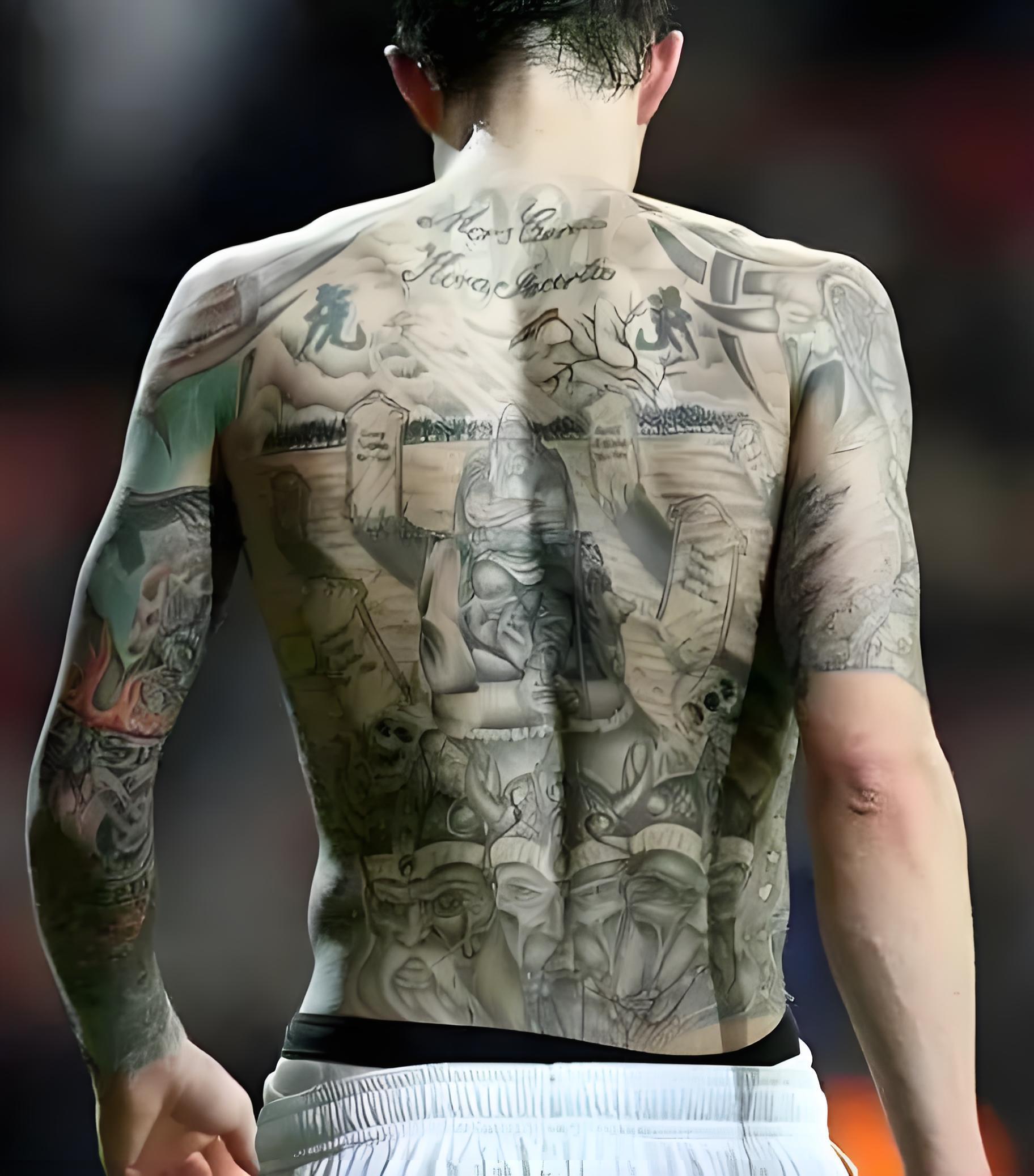 伊布黄牌庆纹身引掌声