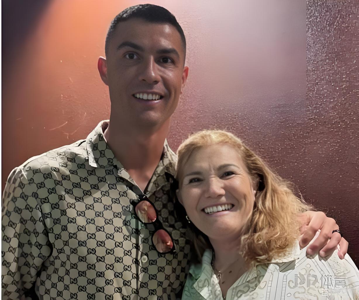 C罗为何不给母亲买房？