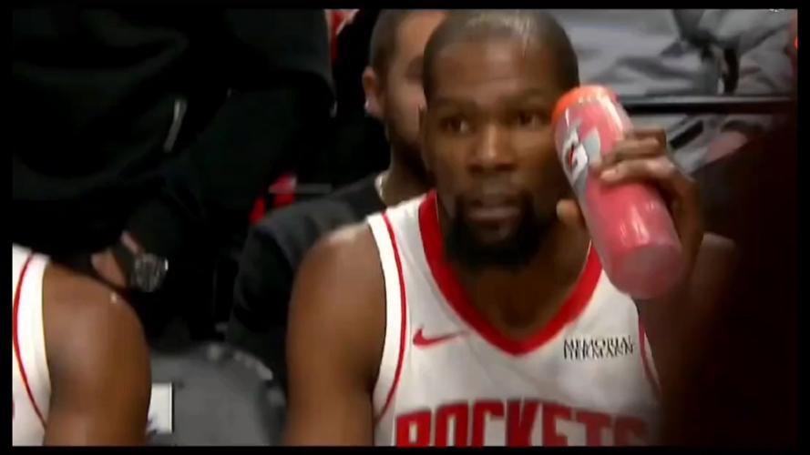 杜兰特里程碑夜崩盘怒摔饮料瓶