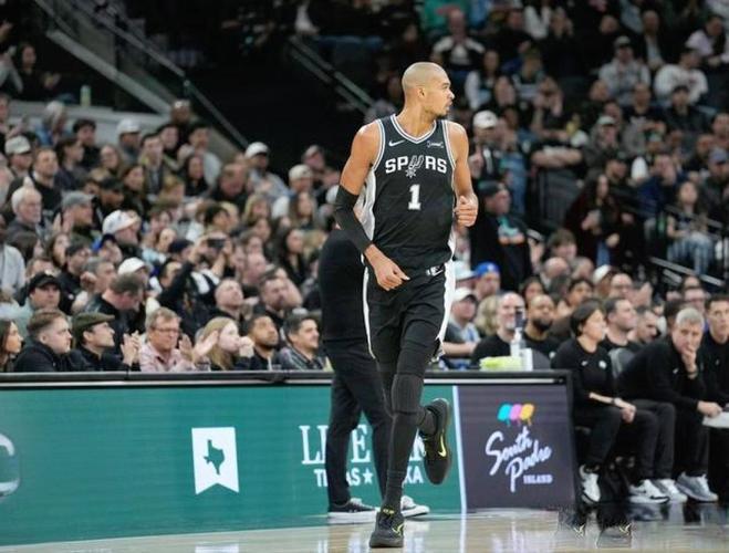 天赋对决！爱德华兹55分文班亚马39分