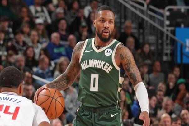 利拉德离队算抱团吗