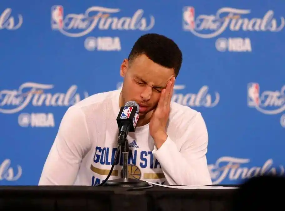 库里怒批勇士补强无望