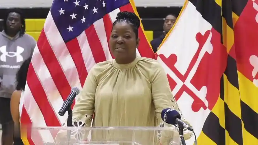 杜兰特母亲旺达获全联盟敬重