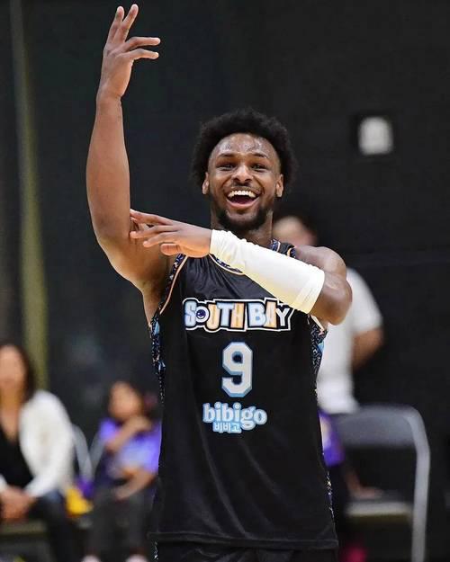 布朗尼首战惊艳全场