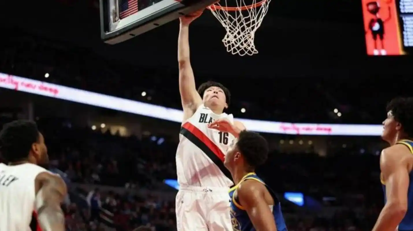 杨瀚森10分钟2+2+2盖帽闪耀